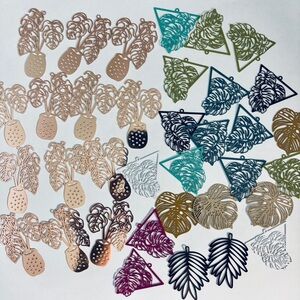 35 pcs Assorted Monstera Deliciosa Metal Cutouts for Pendants, NWT